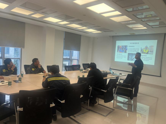 广州开广工业水处理剂有限公司工程师和客户做技术汇报交流